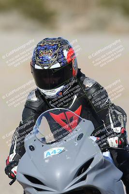 media/Jan-15-2026-Racers Edge (Thu) [[dfebeb70ab]]/2-A Group/Session 5 Turn 2/